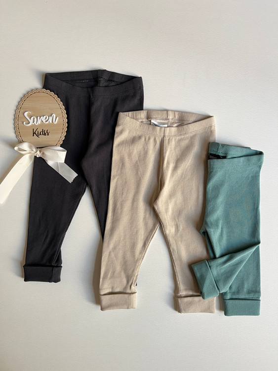 سبز و کرم و مشکی